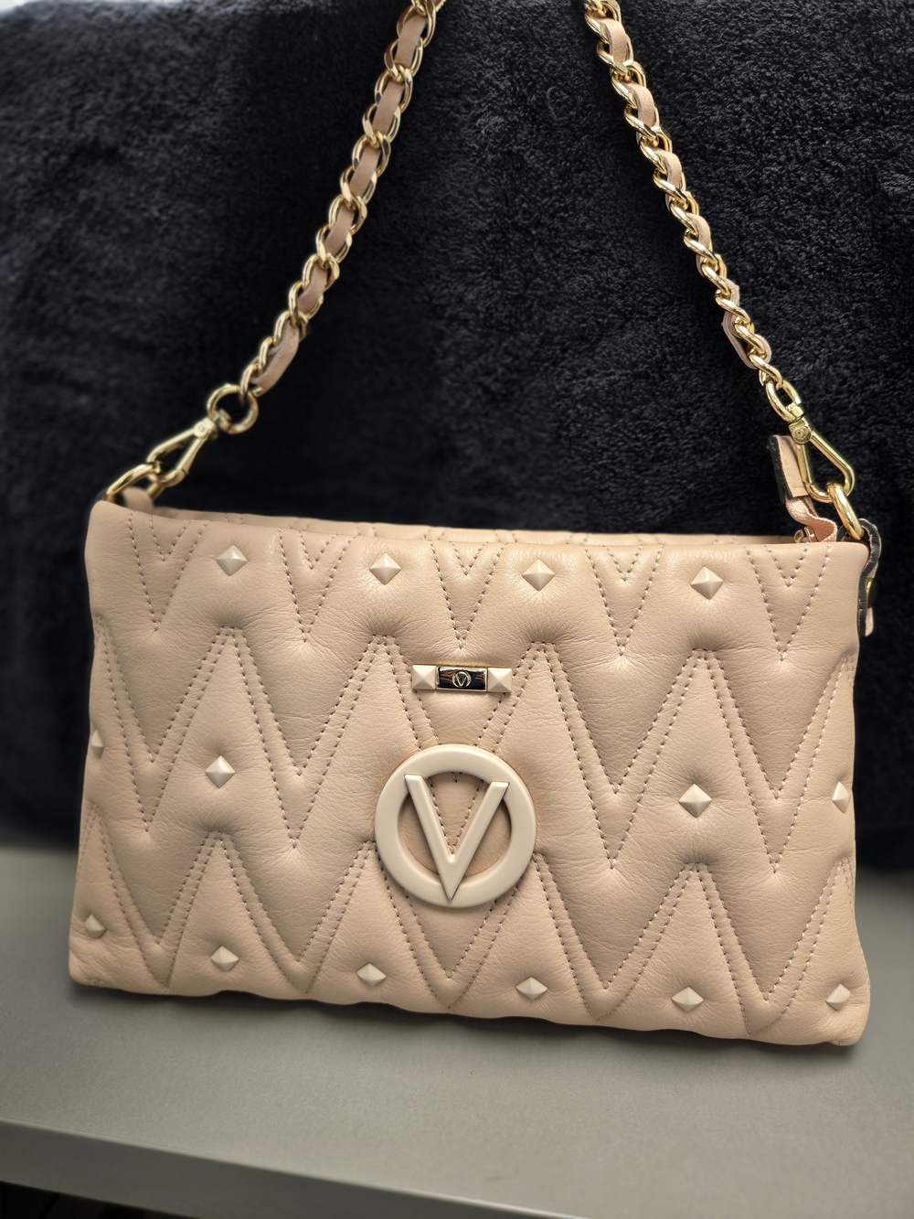 Valentino Quilted V-Logo Shoulder Bag in Cream - Picture 5 of 5